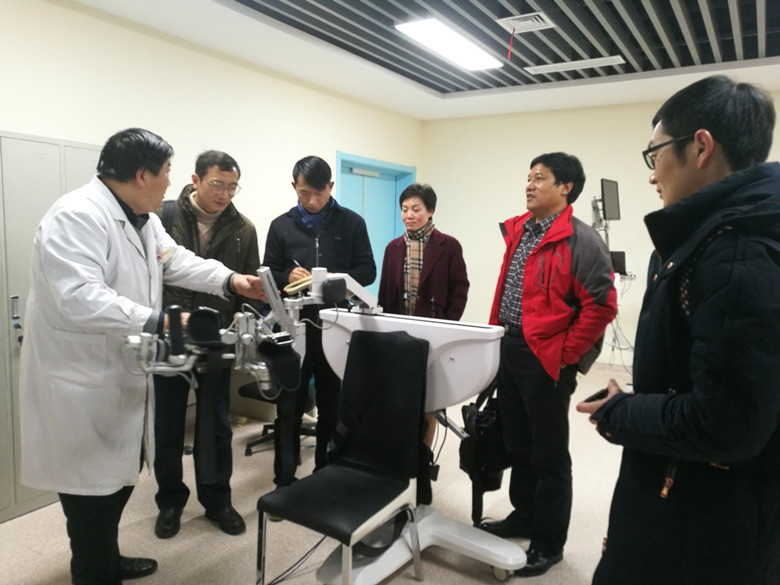 安庆中船柴油机有限公司负责人至我科参观考察_副本.jpg